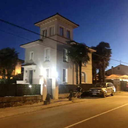 Beautiful Home: Sea View Retreat In *