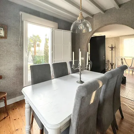 Beautiful Home: Sea View Retreat In *